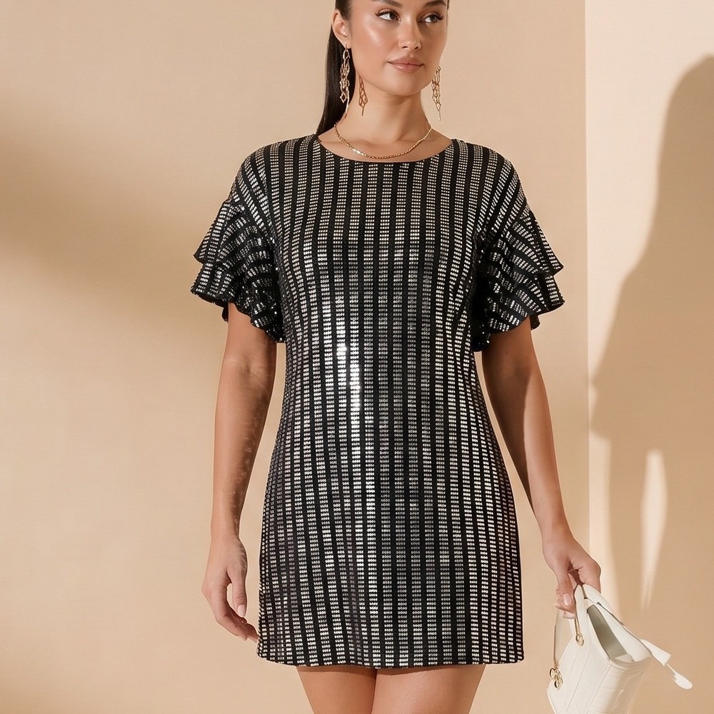 Everly Romantic Going Out Date Silver Sparkle Ruffle Sleeve Dress Size Small